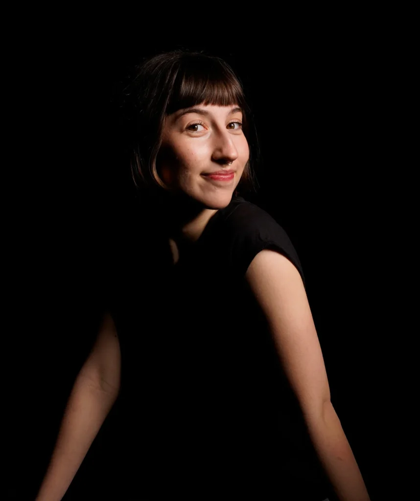 2 Retrato Esperanza 2 | TRAGALEGUAS TEATRO SL